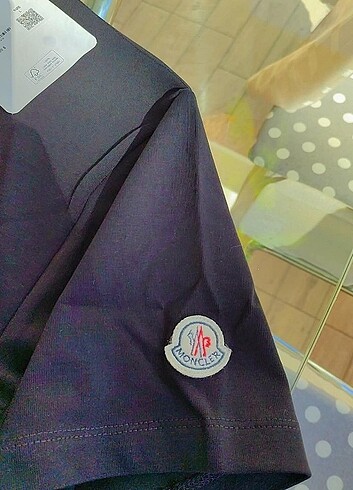s Beden siyah Renk MONCLER TİŞÖRT
