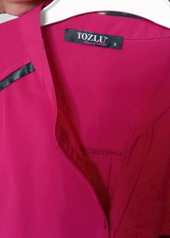 Düğmeli V Yakalı Pembe Kadın Gömlek - Görsel 2