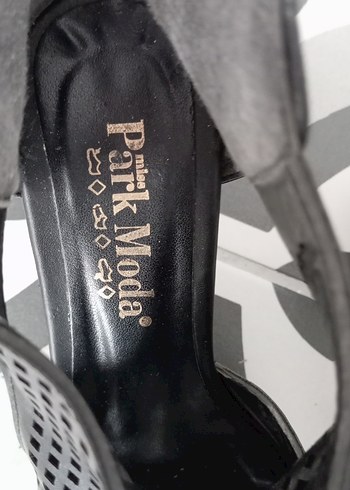 Siyah Kadın Dolgu Topuklu Sandalet - Görsel 3