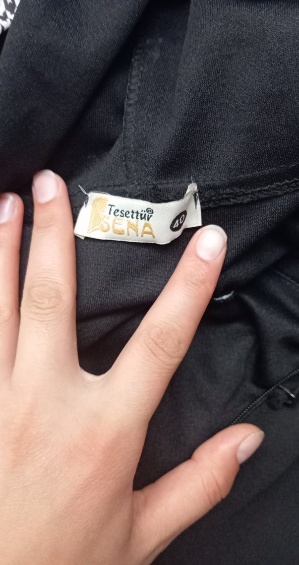 Uzun Kollu Siyah V Yakalı  Tunik - Görsel 4