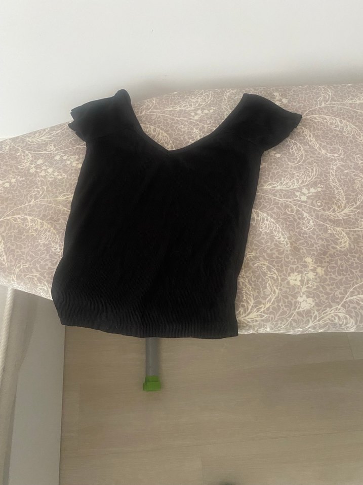 Siyah V Yaka Kolsuz Hamile Üstü - Görsel 2