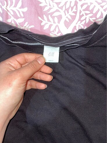H&M ters dikiş tshirt