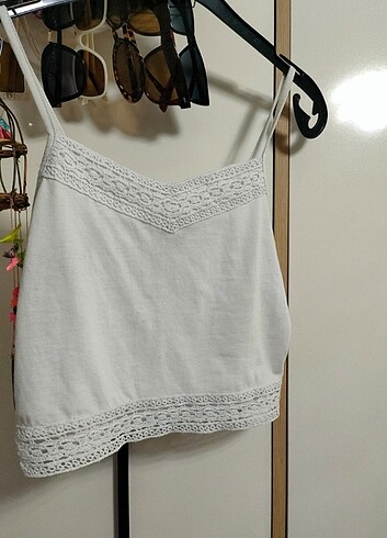 Beyaz dantelli crop