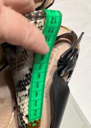 Kemer Detaylı Siyah Deri Dolgu Topuklu Ayakkabı - Görsel 5