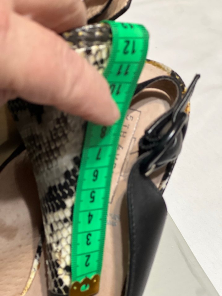 Kemer Detaylı Siyah Deri Dolgu Topuklu Ayakkabı - Görsel 5