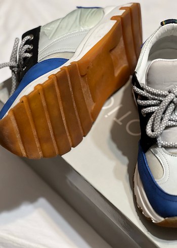 Mavi ve beyaz Yargıcı Spor Ayakkabı - Görsel 5