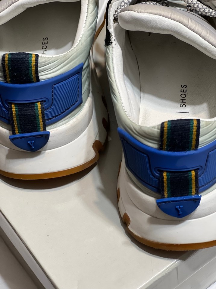 Mavi ve beyaz Yargıcı Spor Ayakkabı - Görsel 2