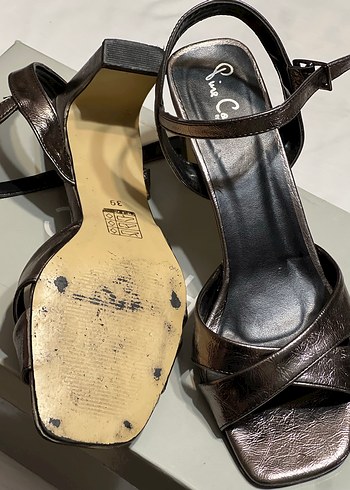 Gri  Tokalı Topuklu Ayakkabı - Görsel 3