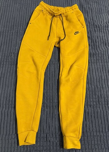 Nike Tech Fleece Sari Jogger