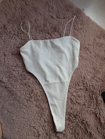 beyaz bel detaylı body suit
