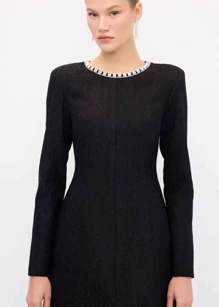Adl taş detaylı elbise - Görsel 3