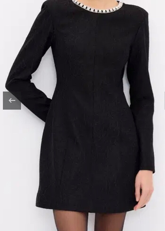 Adl taş detaylı elbise - Görsel 5