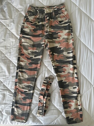 Bershka Bershka Kamuflaj Pantolon