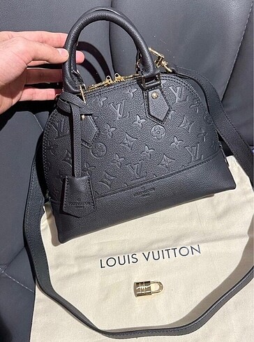  Beden siyah Renk Louis vuitton çanta