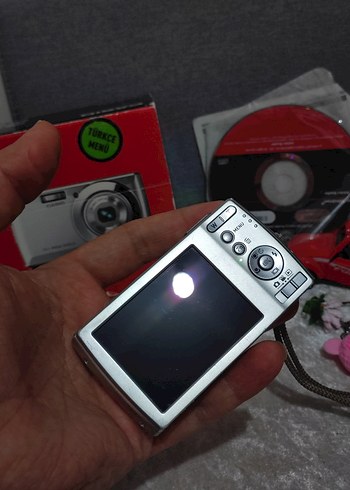 Casio QV-R100 Vintage Dijital Fotoğraf Makinesi - Görsel 3