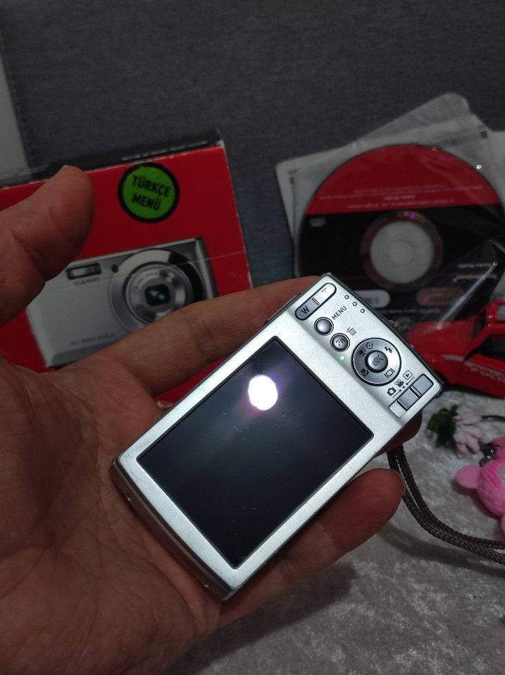 Casio QV-R100 Vintage Dijital Fotoğraf Makinesi - Görsel 3