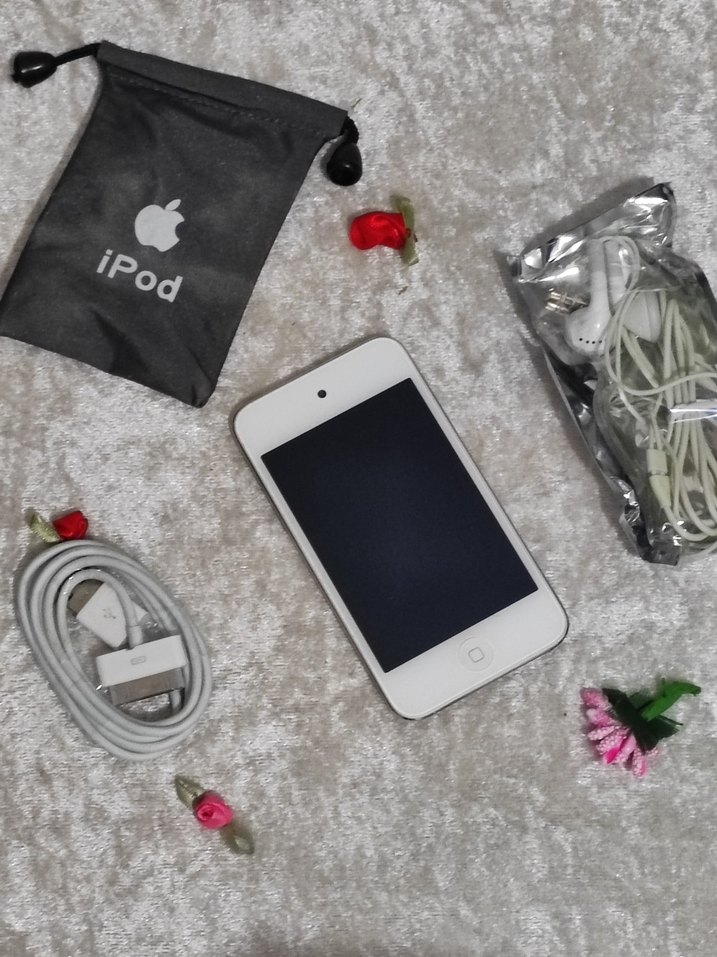 iPod Touch 4 Nesil 8GB Tam Set - Görsel 2