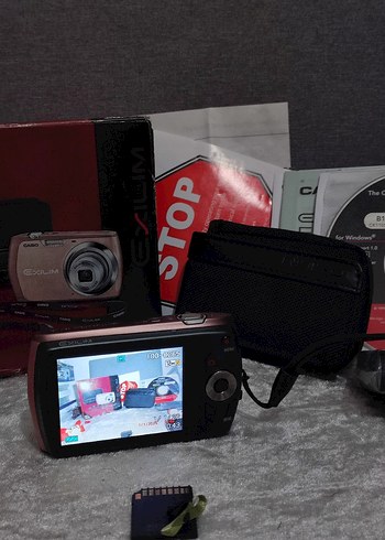 Casio EXILIM Dijital Fotoğraf Makinesi Pembe - Görsel 2