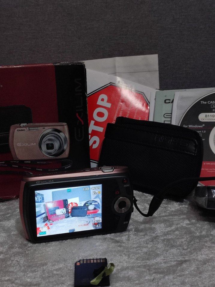 Casio EXILIM Dijital Fotoğraf Makinesi Pembe - Görsel 2