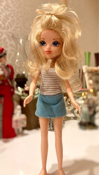 Moxie Girlz sarışın bebek