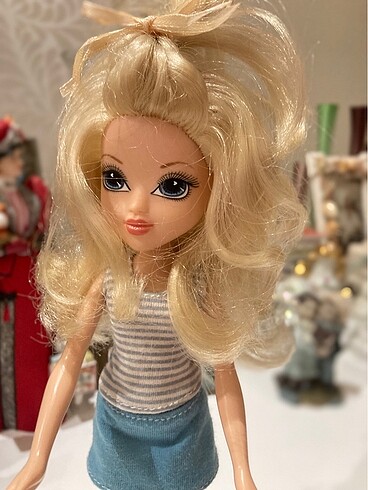 Diğer Moxie Girlz sarışın bebek