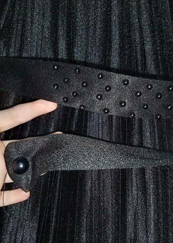 Siyah Piliseli Uzun Kollu Uzun Elbise - Görsel 6