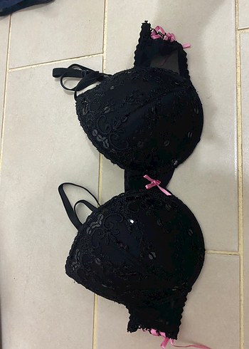 s Beden Siyah İşlemeli Gotik Sütyen takım