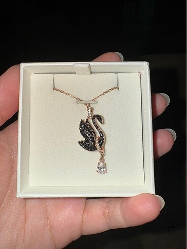 Swarovski Black Swan Kolye