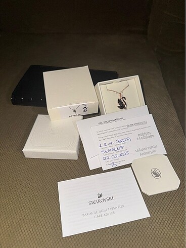 Beden Swarovski Black Swan Kolye
