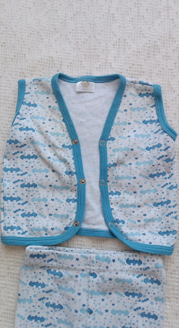 Mavi Örgü Bebek Takımı, Kolsuz, Notlu Yaka - Görsel 2