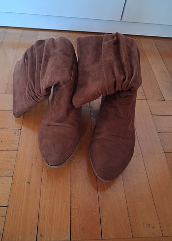 Kahverengi Süet Kadın Dolgu Topuklu Bot - Görsel 2