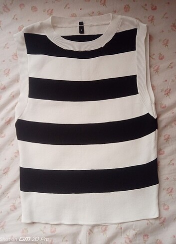 Trendyol Milla ekru crop çizgili bluz 