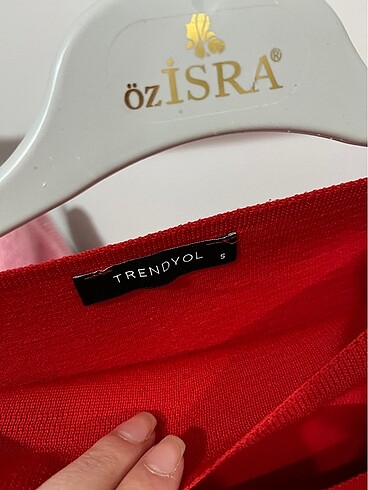 Trendyol & Milla Kırmızı önü pencere detaylı bluz
