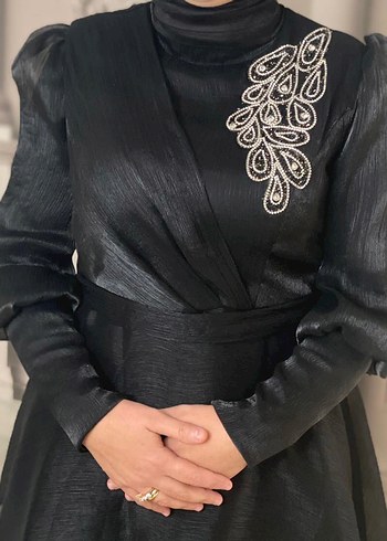 Uzun Kollu Siyah Nakışlı Abiye Elbise - Görsel 4