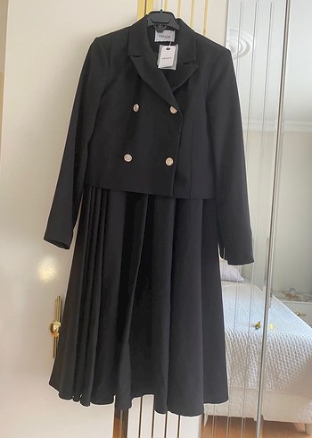 Düğmeli Siyah Kadın Blazer Ceketli etekli takım - Görsel 5