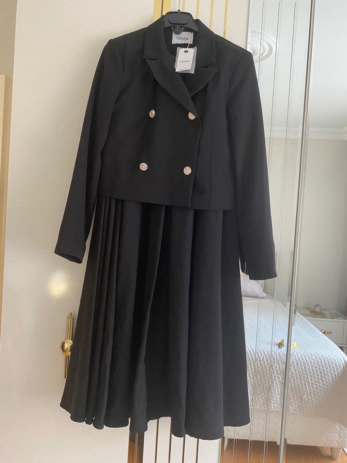 Düğmeli Siyah Kadın Blazer Ceketli etekli takım - Görsel 5