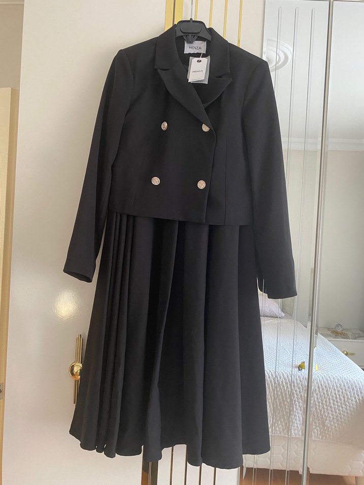 Düğmeli Siyah Kadın Blazer Ceketli etekli takım - Görsel 4