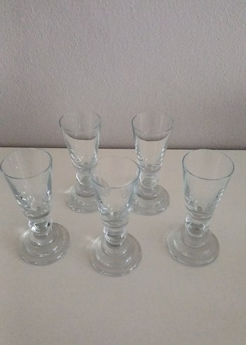 Şeffaf Ayaklı 5'li Küçük Bardak Seti