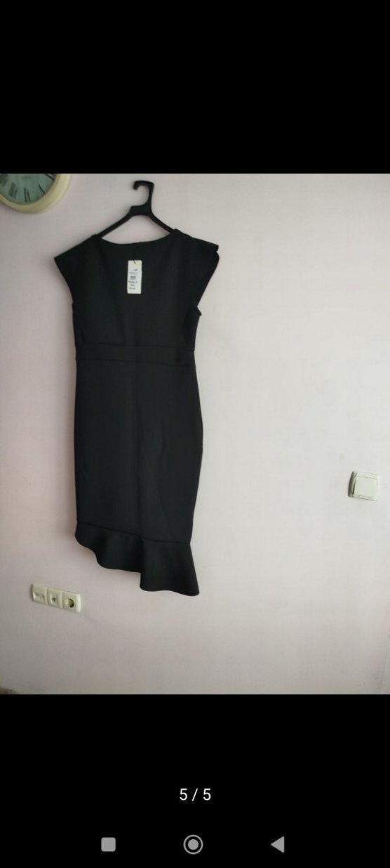 Siyah Fırfırlı Midi V Yaka Elbise - Görsel 2