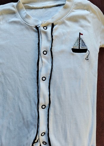 Düğmeli Kısa Kollu Bebek Tulum - Görsel 2