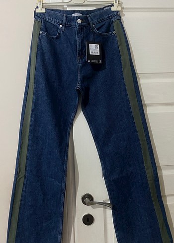 Çizgili kemerli Mavi Kadın Jean - Görsel 5