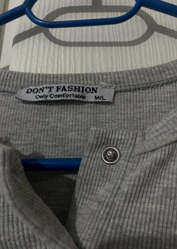 Düğmeli Gri Kadın Kısa Kollu Tişört - Görsel 3