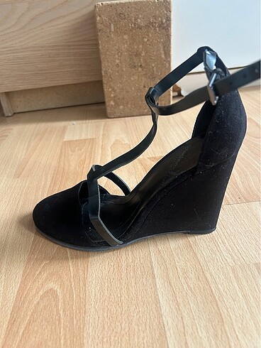 Stradivarius Dolgu Topuk Ayakkabı