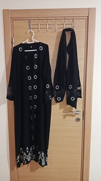 44 Beden siyah Renk Abaya ve şal takımı