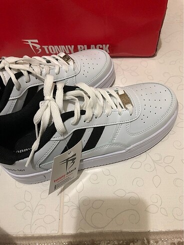 38 no yeni etiketli tonny Black