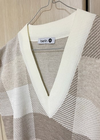 V Yaka Ekose Desenli Kadın Triko Süveter - Görsel 4