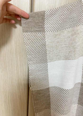 V Yaka Ekose Desenli Kadın Triko Süveter - Görsel 2