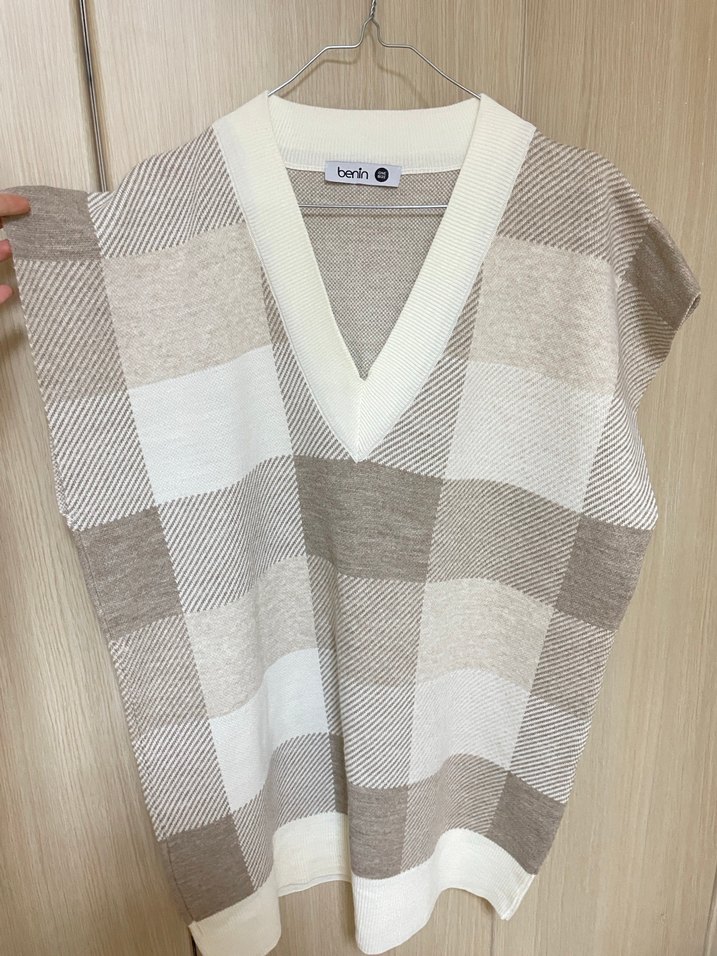 V Yaka Ekose Desenli Kadın Triko Süveter - Görsel 5