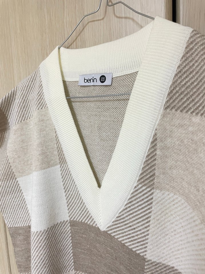 V Yaka Ekose Desenli Kadın Triko Süveter - Görsel 4