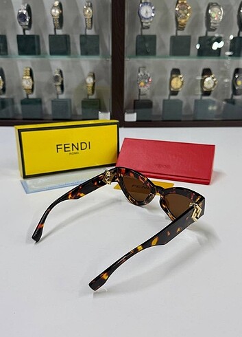  Beden çeşitli Renk Fendi gözlük 